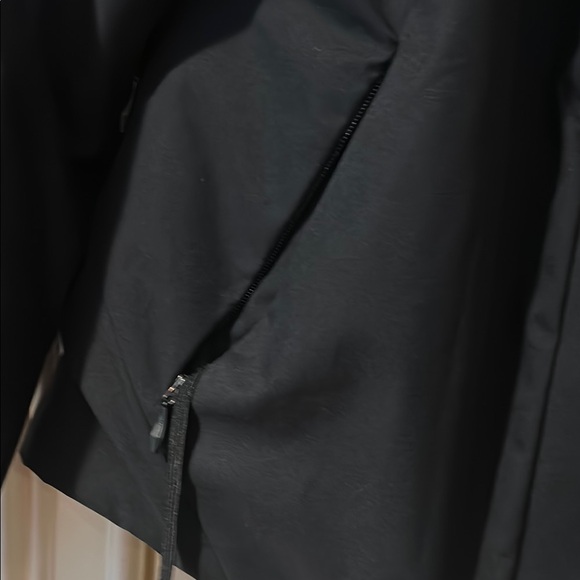 Spyder Black and White Ski Jacket - Picture 4 of 10